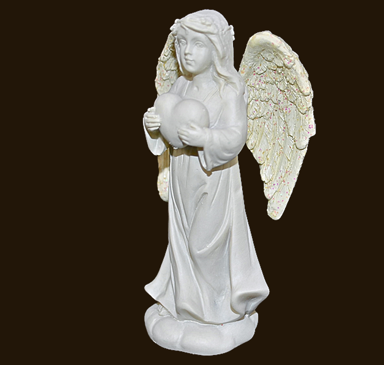 Engel mit Herz (Figur 2) Höhe: 9 cm