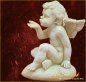Preview: Engel sitzend auf Herz Kusshand Höhe: 7 cm