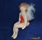 Preview: Engelfrau sitzend rot (Figur 1) Höhe: 22 cm