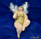 Preview: Engel sitzend molly mit Kopfbedeckung gold Höhe: 16 cm