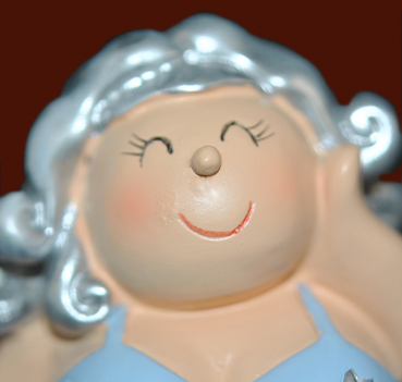 Engel-Frau auf Kante sitzend hellblau (Figur 2) Höhe: 12 cm