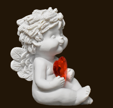 IGOR sitzend mit Kristallherz (Figur 2) Höhe: 9,5 cm