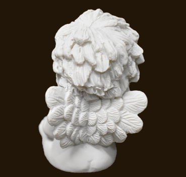 IGOR sitzend mit Kristallherz (Figur 3) Höhe: 9,5 cm