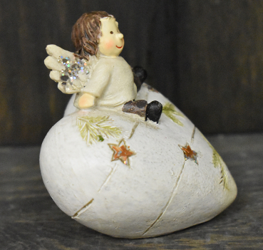 Engel auf Herzstein weiss (Figur 2) Höhe: 9 cm