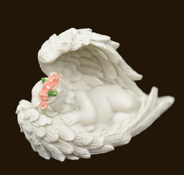 Engelchen schlafend in Flügel mit rosa Rosen (Figur 1) Höhe: 3,5 cm