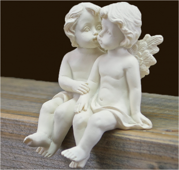 Engelpaar auf Kante sitzend (Figur 1) Höhe: 8 cm