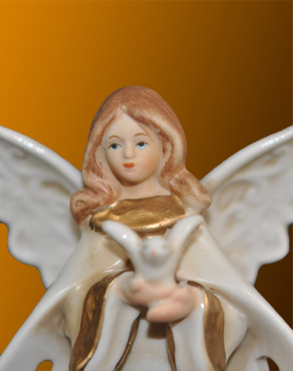 Porzellan-Engel mit Taube Höhe: 12 cm