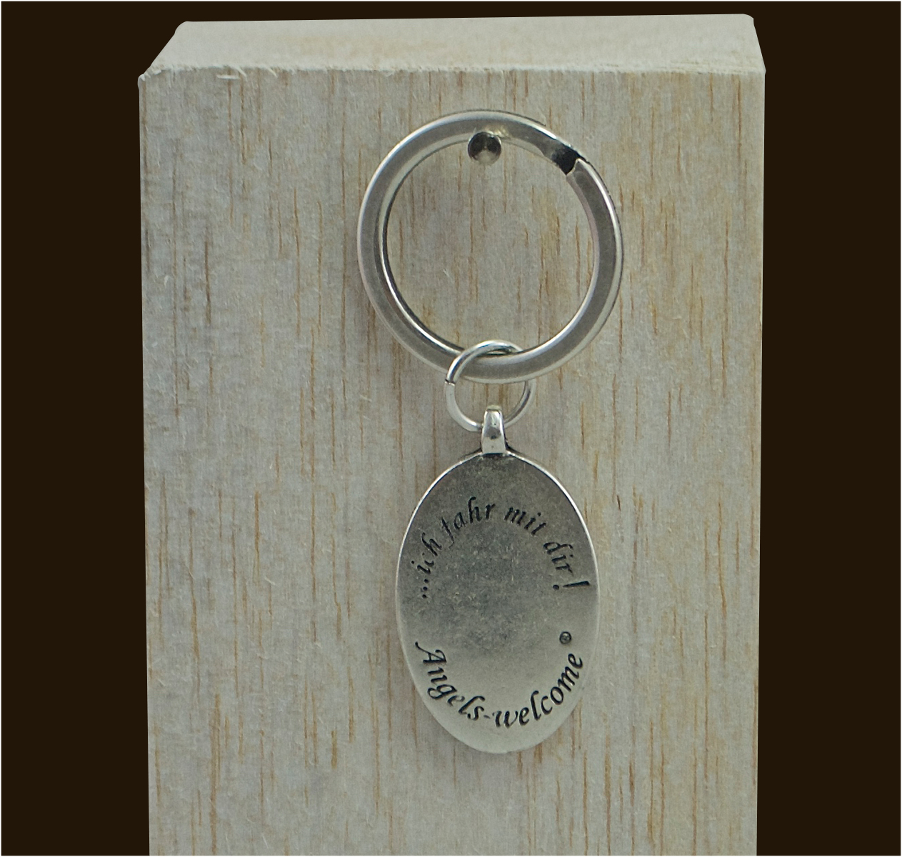 Schlüsselanhänger Lilly auf dem Rad Höhe: 4 cm