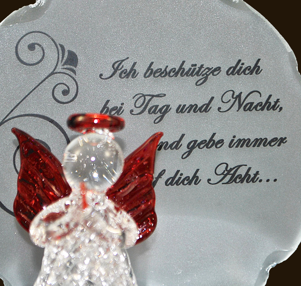 Glasengel rot mit Engelspruch (Figur 3) Höhe: 10 cm