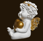 IGOR Weihnachtsengel sitzend mit Herz Höhe: 9 cm
