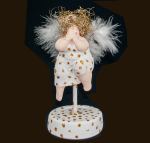Engelfrau auf Sockel (Figur 1) gold gepunktet Höhe: 13 cm