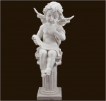 Engelfigur auf Säule sitzend Höhe: 36 cm