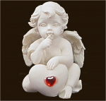 Engelchen sitzend mit rotem Herz-Schmuckstein (Figur 3) Höhe: 5,5 cm