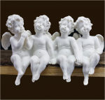 Vier Engel auf Kante sitzend Höhe: 15 cm