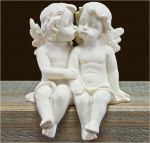 Engelpaar auf Kante sitzend (Figur 1) Höhe: 8 cm
