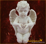 Engel zeigt Herz Höhe: 16 cm