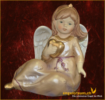 Engel sitzend mit Herz Höhe: 11 cm